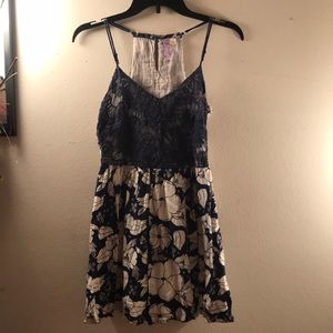 Francesca’s Navy Blue & White Spring/Summer Dress